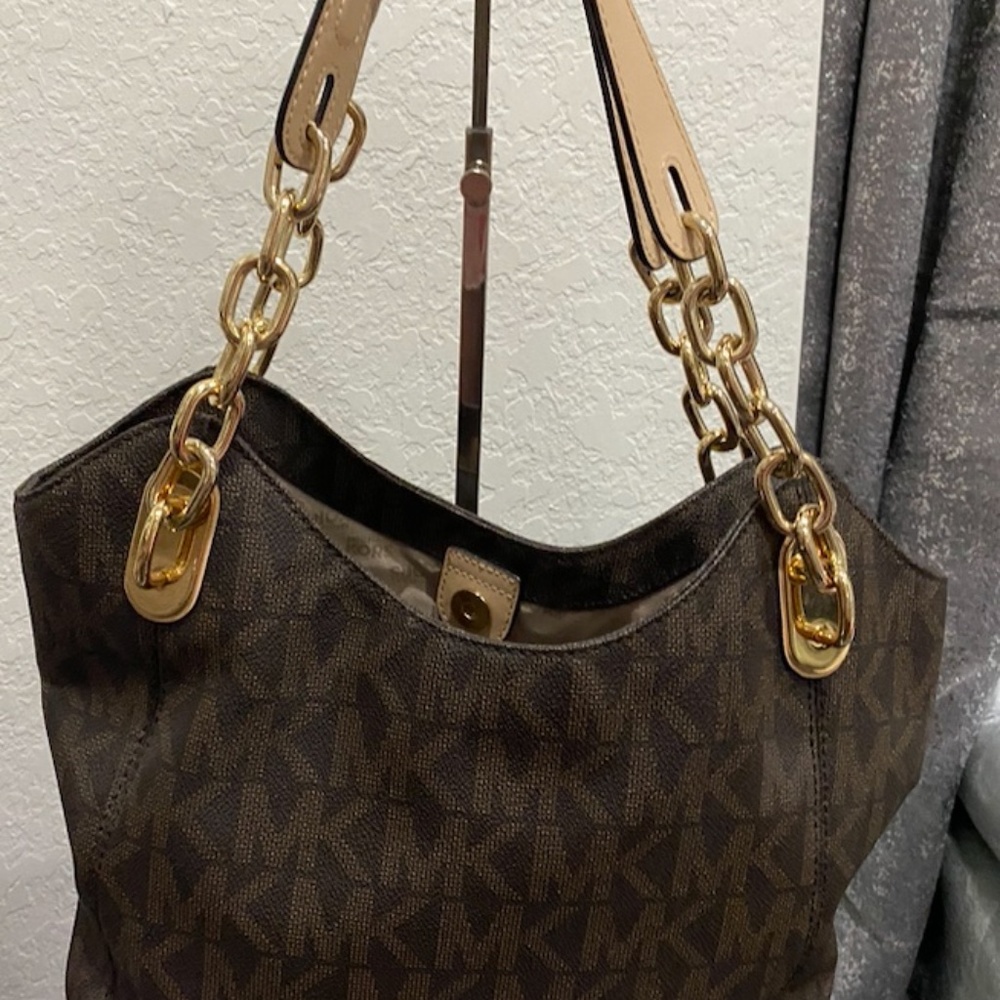 Authentic Michael Kors Log Shoulder Bag!
